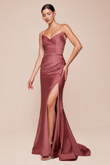 fitted dress features a strapless pointed V-neckline, gathered waistline, and a chic leg slit