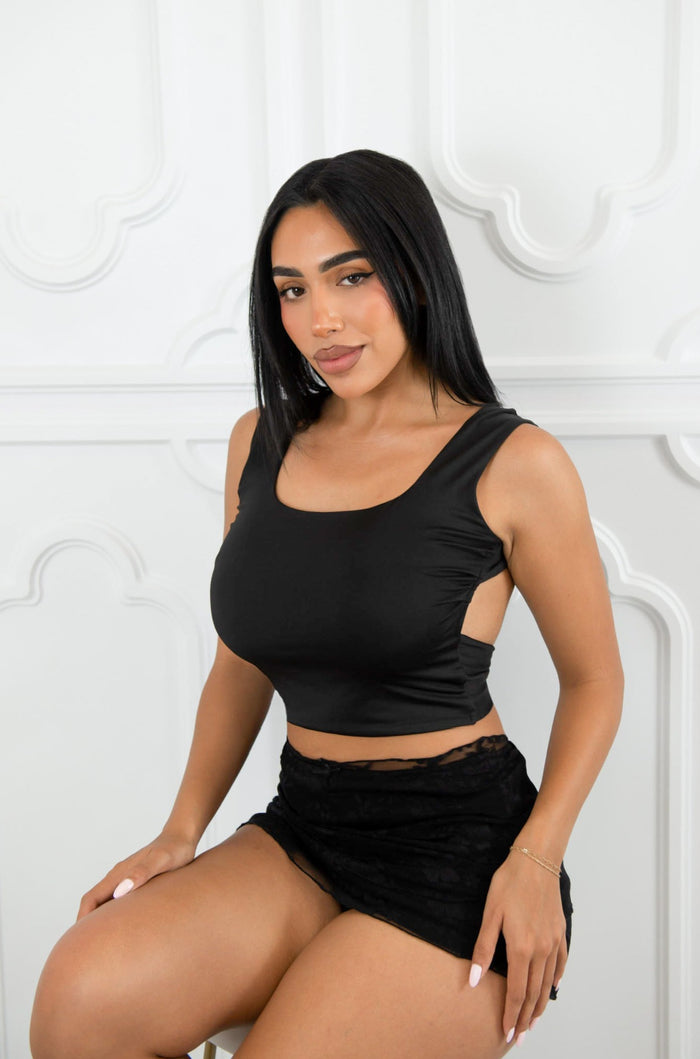 Seamless cropped open back tank top with back tie