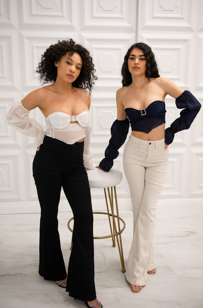 Embedded crop top with detached puff sleeves in navy and white