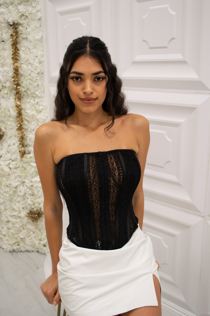 Strapless crochet corset with front clasp closures in black
