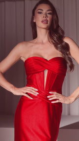This fitted dress features a strapless sweetheart keyhole neckline with a beautifully pleated satin bodice