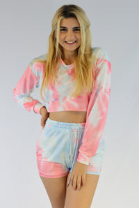 Tie-dye cropped sweater and high waisted shorts with drawstring. 