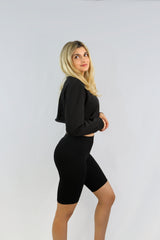 Black ribbed biker shorts.